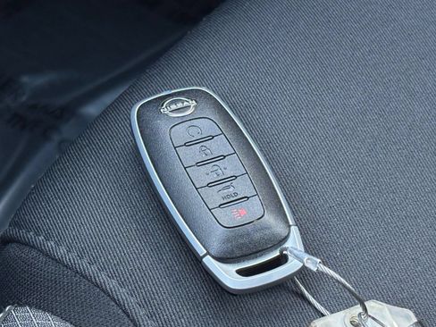 Used 2025 Nissan Pathfinder SV FWD image 27