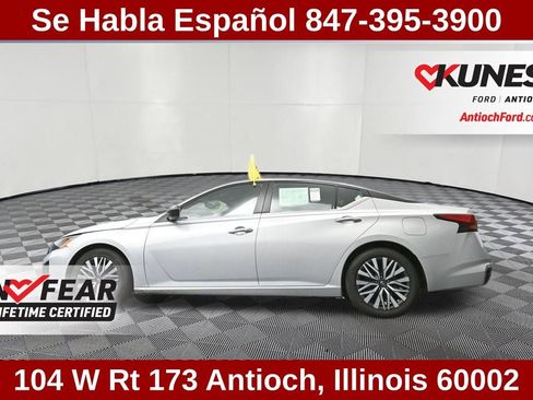 Used 2024 Nissan Altima 2.5 SV image 30