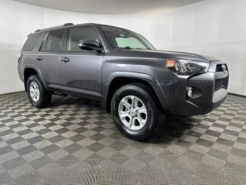 Used 2019 Toyota 4Runner SR5 Premium RWD image 2