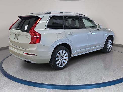 Used 2018 Volvo XC90 T6 Momentum w/ Convenience Package AWD/4WD image 6