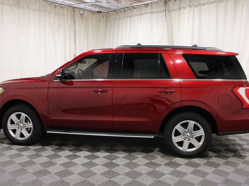 Used 2018 Ford Expedition XLT w/ Equipment Group 202A AWD/4WD image 36