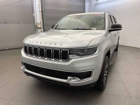 New 2025 Jeep Wagoneer 4WD image 8