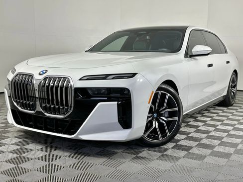 Used 2023 BMW 760i xDrive w/ Parking Assistance Package image 35