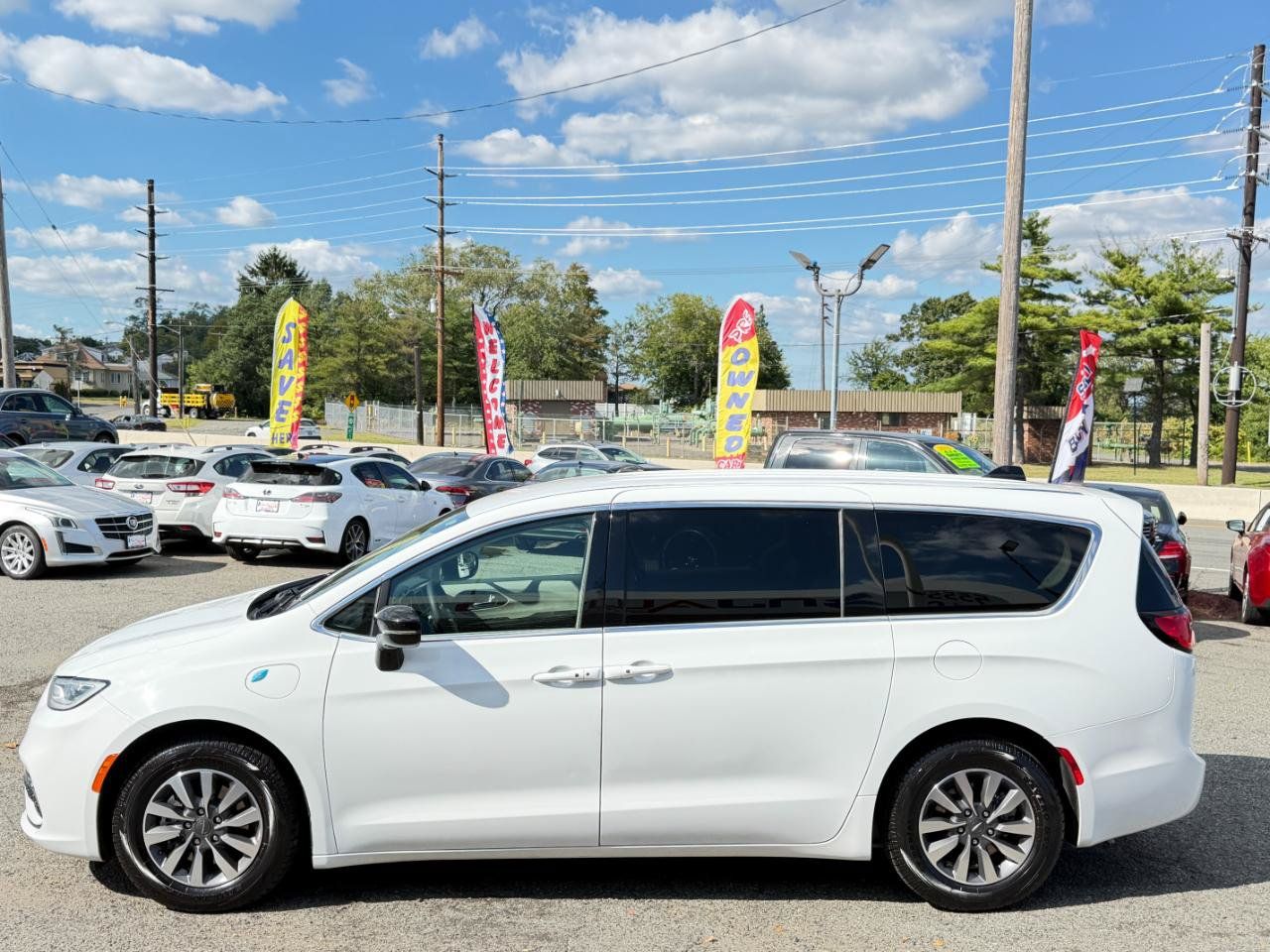 Used 2024 Chrysler Pacifica Limited FWD image 7