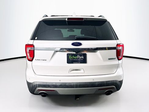 Used 2017 Ford Explorer Limited w/ Equipment Group 301A FWD image 7