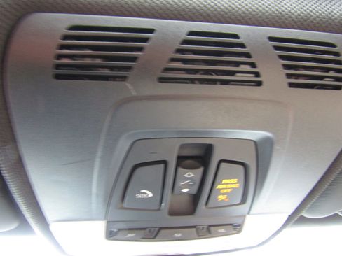 Used 2018 BMW 330i xDrive Sedan w/ Premium Package image 36