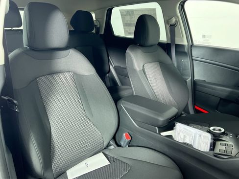 New 2026 Kia Sportage LX FWD image 32