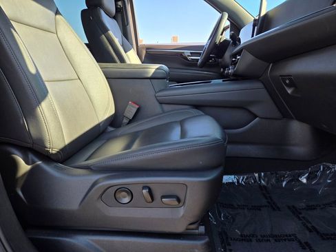 Used 2025 Chevrolet Tahoe LT AWD/4WD image 16