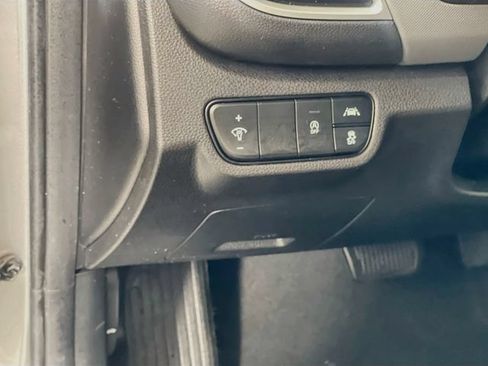 Used 2023 Kia Seltos LX AWD/4WD image 11