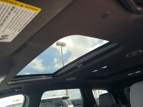 Used 2022 Buick Enclave Premium w/ Experience Buick Package image 28