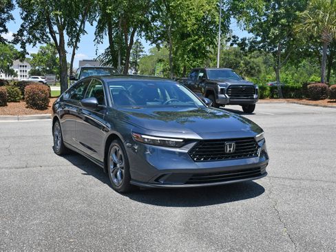 Used 2023 Honda Accord EX image 6