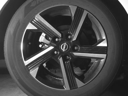 Used 2025 Nissan Sentra SV FWD image 15