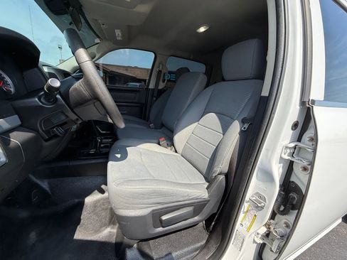 Used 2013 RAM 2500 Tradesman w/ Chrome Appearance Group image 11