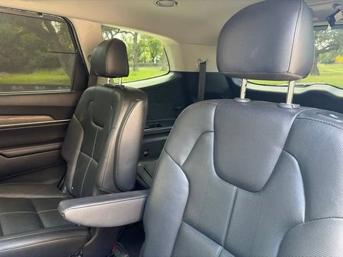 Used 2021 Kia Telluride EX w/ EX Premium Package FWD image 8