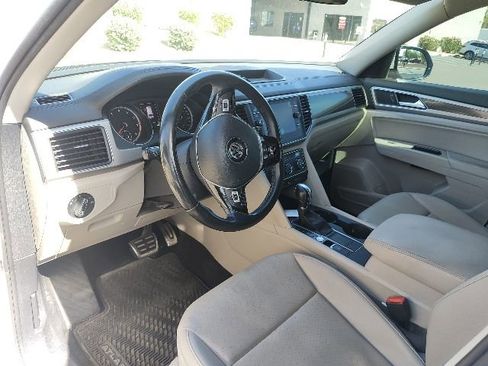 Used 2019 Volkswagen Atlas SE FWD image 3