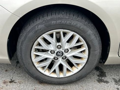 Used 2017 Toyota Camry LE FWD image 15