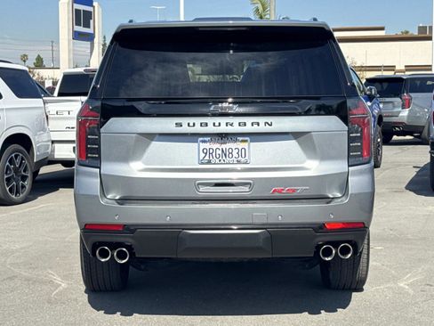 Used 2025 Chevrolet Suburban RST image 6