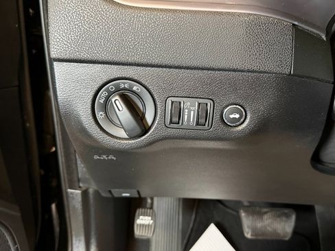 Used 2023 Dodge Charger SXT image 19