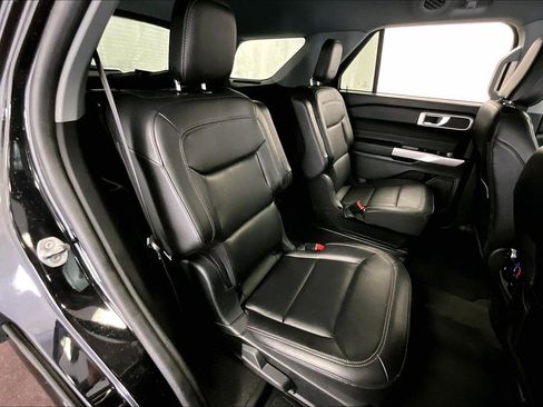 Certified 2022 Ford Explorer XLT w/ Equipment Group 202A image 26