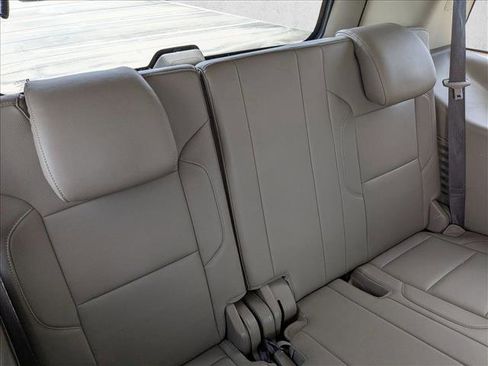 Used 2017 GMC Yukon SLT w/ Premium Edition image 22