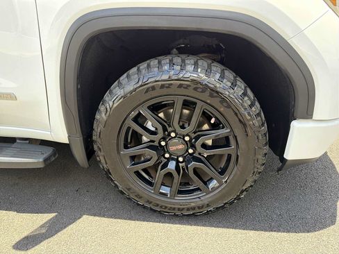 Used 2022 GMC Sierra 1500 Elevation w/ LPO, Elevation Black Package AWD/4WD image 15