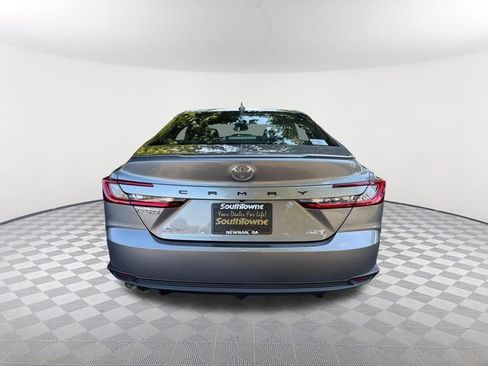 Used 2025 Toyota Camry SE w/ Convenience Package FWD image 6