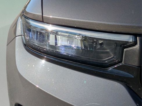 Used 2025 Jeep Grand Cherokee Altitude image 10