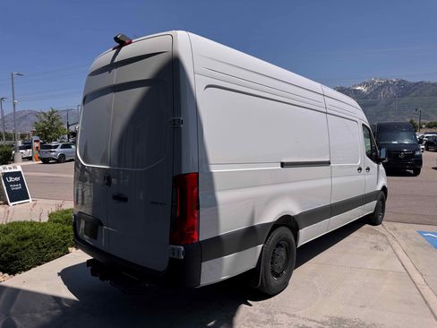 New 2025 Mercedes-Benz Sprinter 2500 image 8