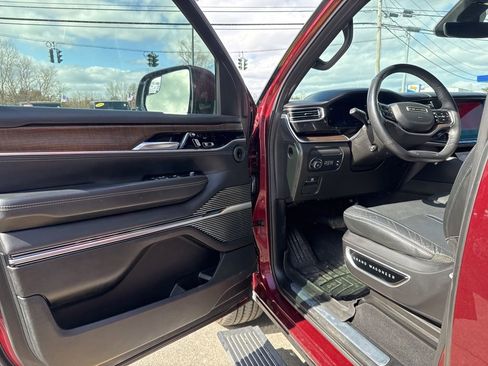 Used 2022 Jeep Grand Wagoneer Series I AWD/4WD image 23