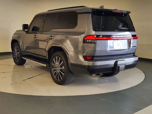 Used 2025 Lexus GX 550 w/ Accessory Package (2T) AWD/4WD image 6