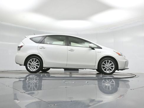 Used 2014 Toyota Prius V Five image 45