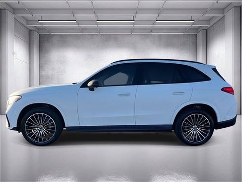 Used 2025 Mercedes-Benz GLC 300 4MATIC image 6