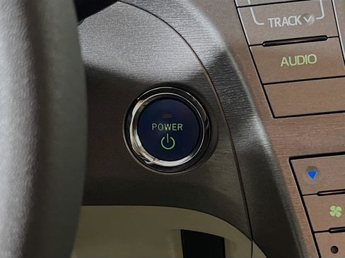 Used 2015 Toyota Prius Two image 23