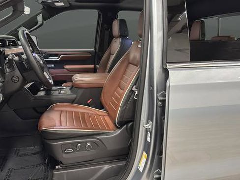 Used 2025 GMC Sierra 1500 Denali Ultimate AWD/4WD image 9