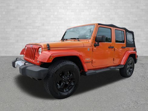 Used 2015 Jeep Wrangler Unlimited Sahara w/ Connectivity Group image 5