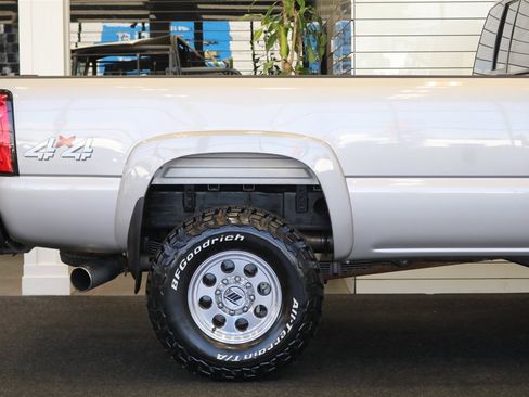 Used 2006 Chevrolet Silverado 3500 LT w/ Heavy-Duty Power Package AWD/4WD image 47