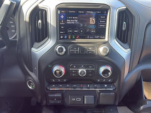 Used 2020 GMC Sierra 1500 SLT w/ SLT Premium Plus Package image 24