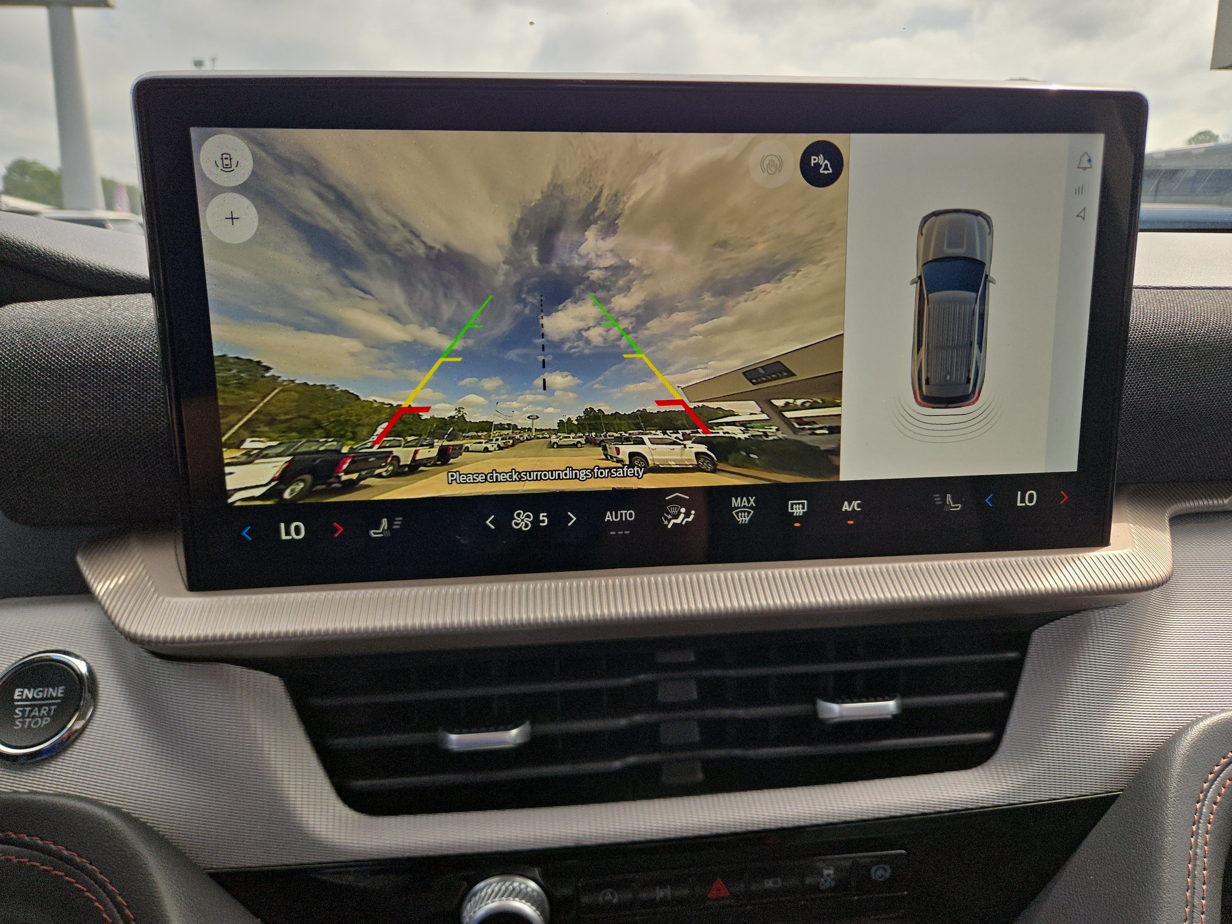 Used 2025 Ford Explorer Active RWD image 15
