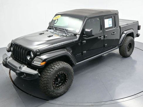Used 2021 Jeep Gladiator Willys image 33