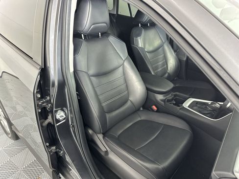 Used 2021 Toyota RAV4 XLE Premium FWD image 27