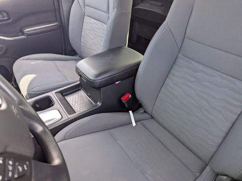 Used 2025 Nissan Frontier S RWD image 18