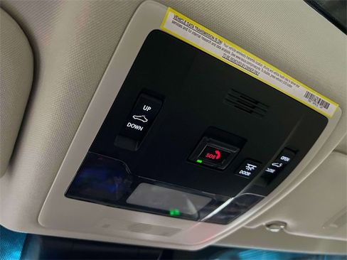 Certified 2025 Lexus ES 300h w/ Premium Package image 39