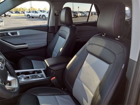 Used 2023 Ford Explorer XLT w/ Equipment Group 202A image 13