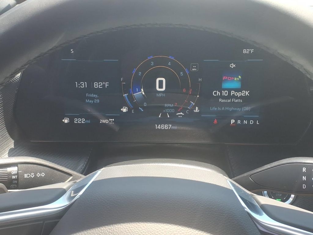 Used 2026 Chevrolet Equinox LT AWD/4WD image 9