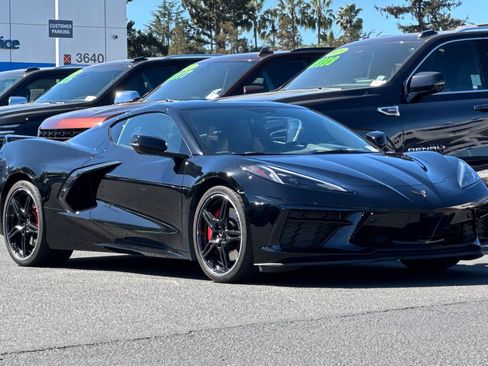 Used 2020 Chevrolet Corvette Stingray Premium Cpe w/ 3LT Preferred Equipment Group image 2