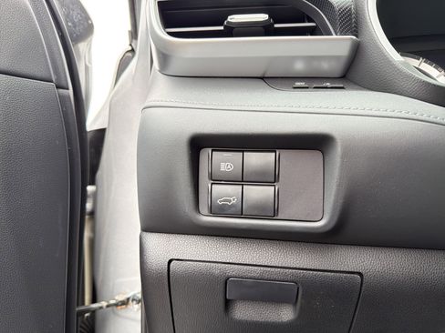 Used 2022 Toyota Highlander XSE AWD/4WD image 16