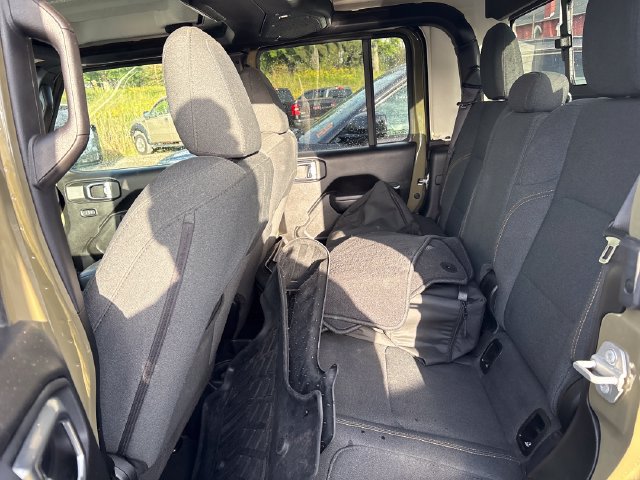 Used 2025 Jeep Gladiator Sport AWD/4WD image 9
