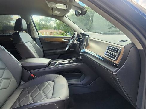 Used 2025 Volkswagen Atlas SE AWD/4WD image 28