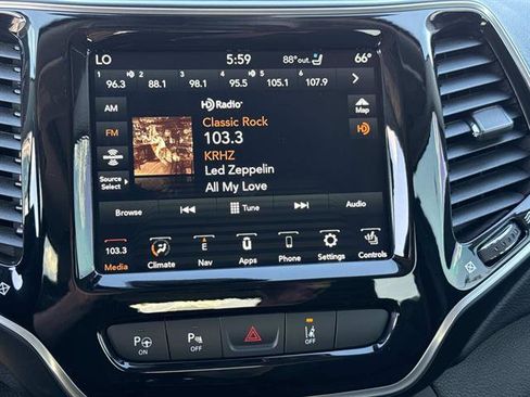 Used 2021 Jeep Cherokee Limited w/ Elite Package FWD image 19