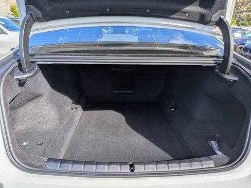 Used 2025 BMW 740i image 6